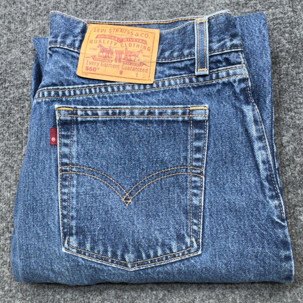 Vintage Levis 560 Jeans Womens 34x30 USA Blue Baggy Wide Leg Relaxed Denim Fit
